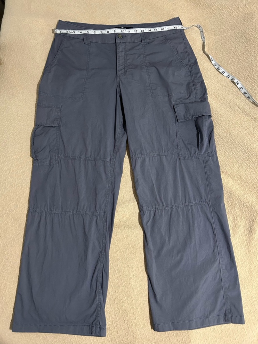Hollister Women’s Cargo Pants in Blue Gray